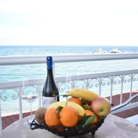 Serene Ocean Apartament *