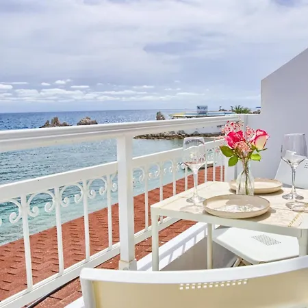 Serene Ocean Apartment *